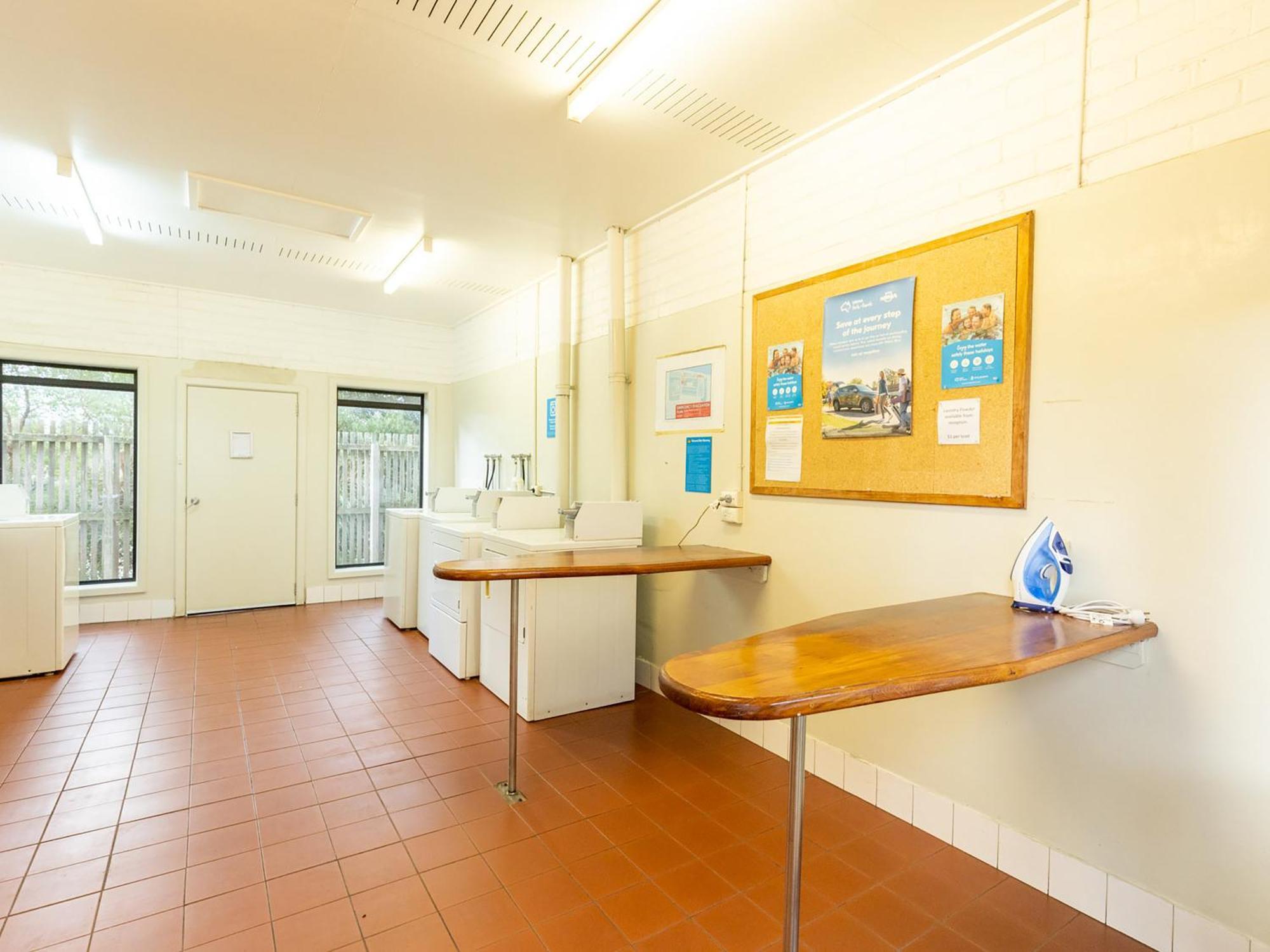 Nrma Bairnsdale Riverside Holiday Park Exterior foto