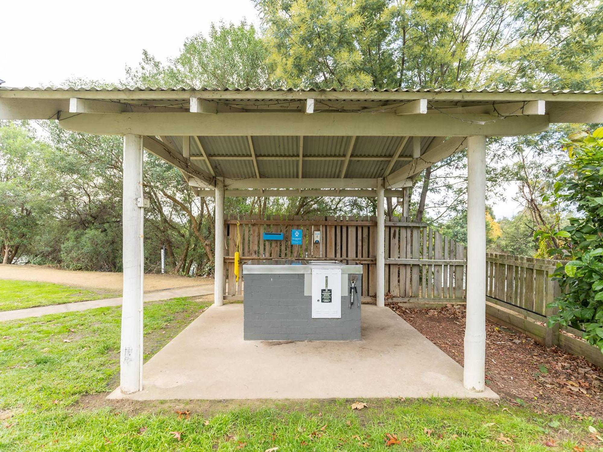 Nrma Bairnsdale Riverside Holiday Park Exterior foto