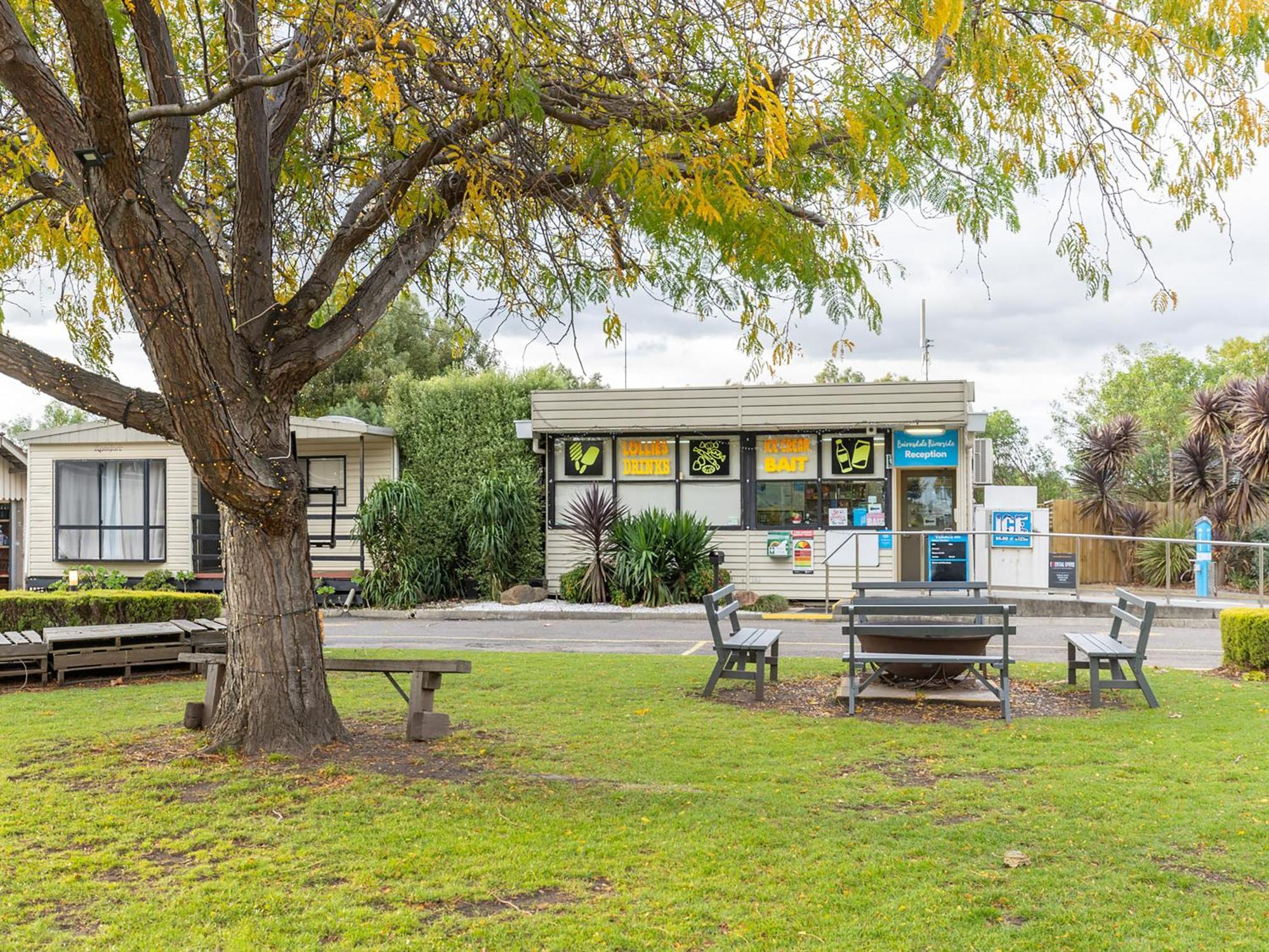 Nrma Bairnsdale Riverside Holiday Park Exterior foto
