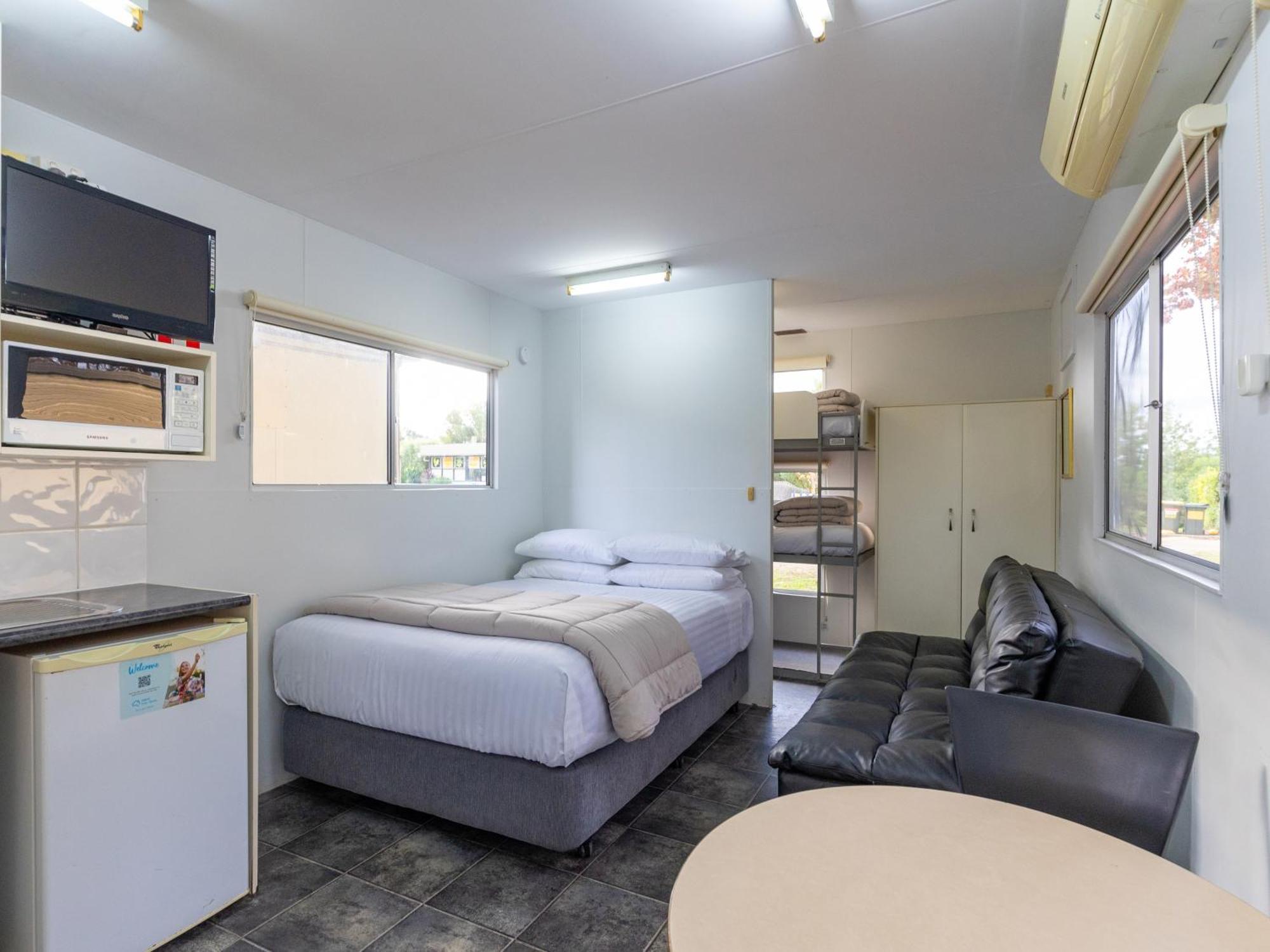 Nrma Bairnsdale Riverside Holiday Park Habitación foto