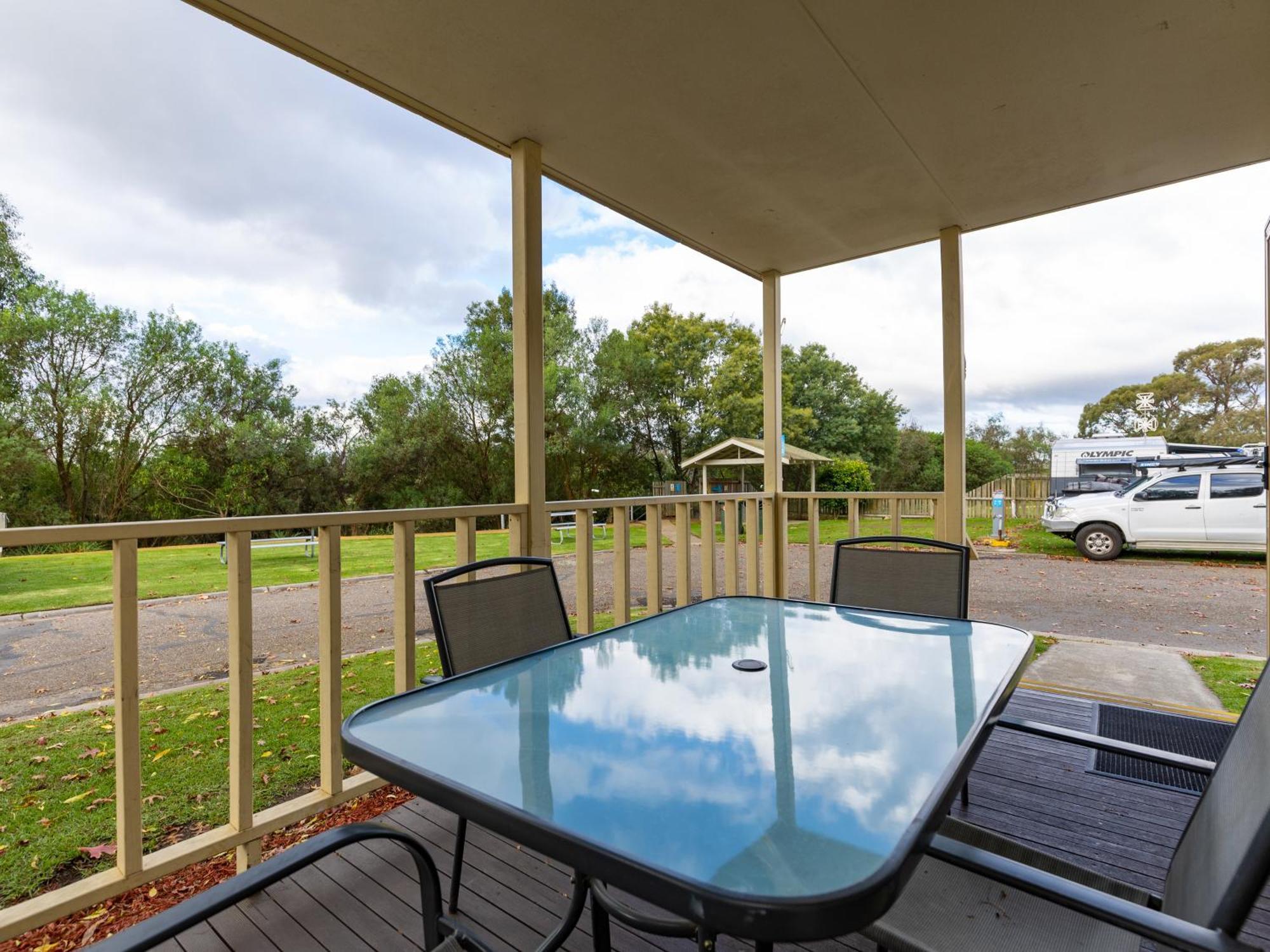 Nrma Bairnsdale Riverside Holiday Park Habitación foto